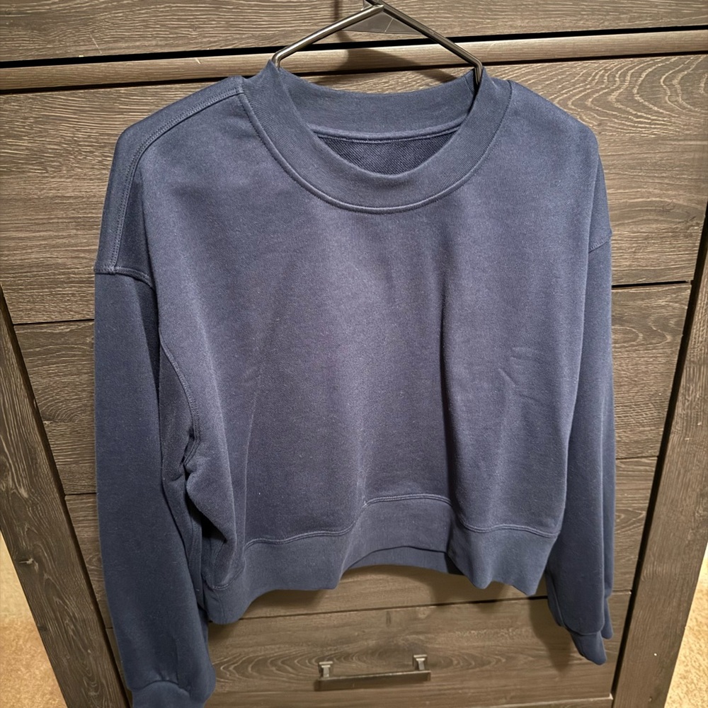 Lululemon cropped crewneck size 4